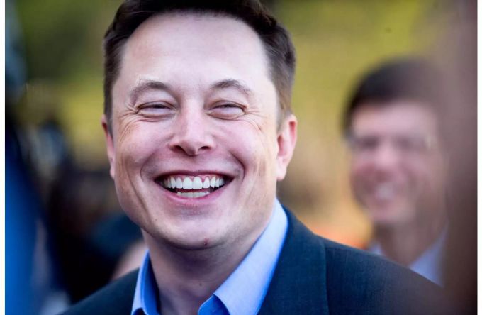 Elon Musk hat sich zum zweiten Mal von Schauspielerin Amber Heard getrennt. Elon Musk hat sich zum zweiten Mal von Schauspielerin Amber Heard getrennt.