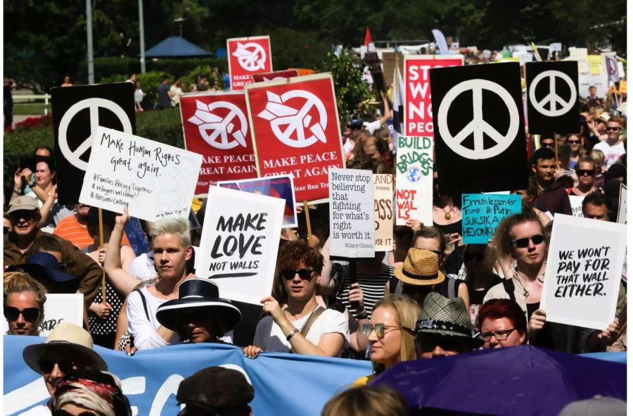 Die Demonstranten kritisieren die Menschenrechtspolitik Russlands.