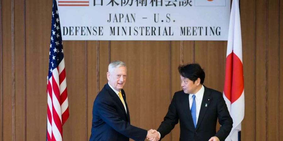 Der US-Verteidigungsminister James Mattis und der japanische Verteidigungsminister Itsunori Onodera haben sich in Tokio getroffen.