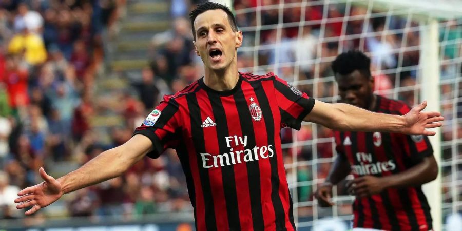 Der kroatische Fussballspieler Nikola Kalinic feiert einen Sieg.