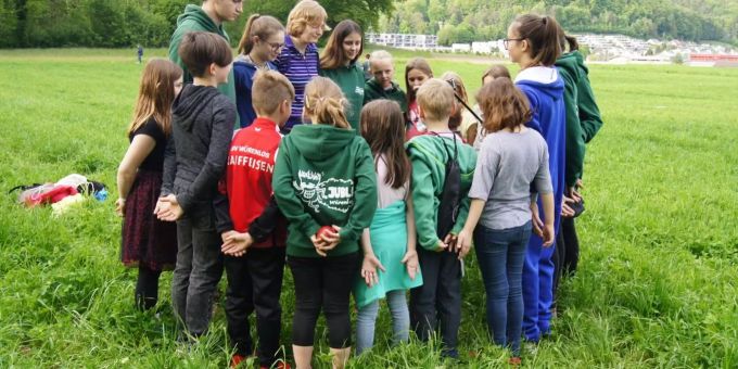 Jubla-Gruppe erkundet die Natur. Jubla-Gruppe erkundet die Natur.