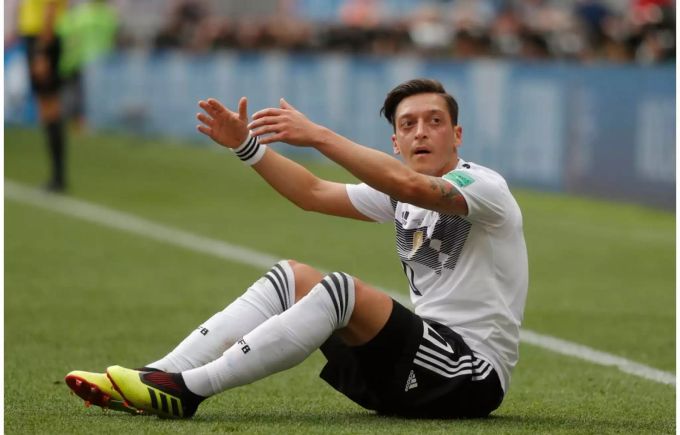 Der Verein des deutschen Kickers Mesut Özil (29), Real Madrid, liess die Beine des Sportlers für 55 Millionen Franken versichern.