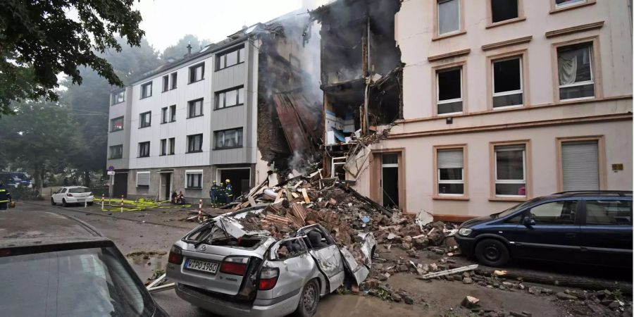 Ein Wohnhaus ist im deutschen Wuppertal explodiert.