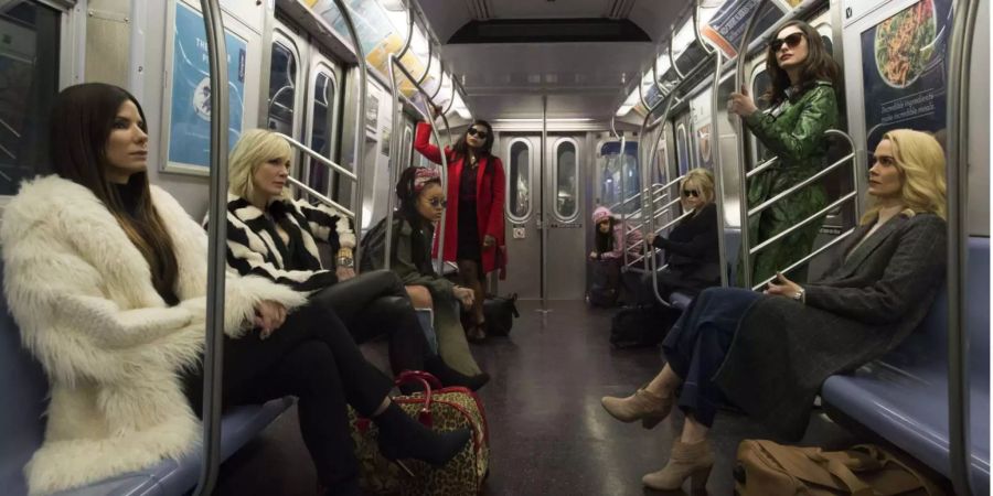 Oceans 8: Debbie Ocean (Sandra Bullock), Lou (Cate Blanchett), Nine Ball (Rihanna), Amita (Mindy Kaling), Constance (Awkwafina), Rose (Helena Bonham Carter), Daphne (Anne Hathaway) und Tammy (Sarah Paulson)