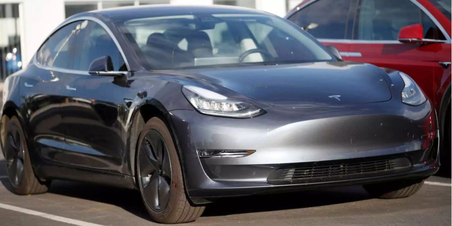 Letzte Woche hat Tesla 5000 Stück vom Model 3 hergestellt.