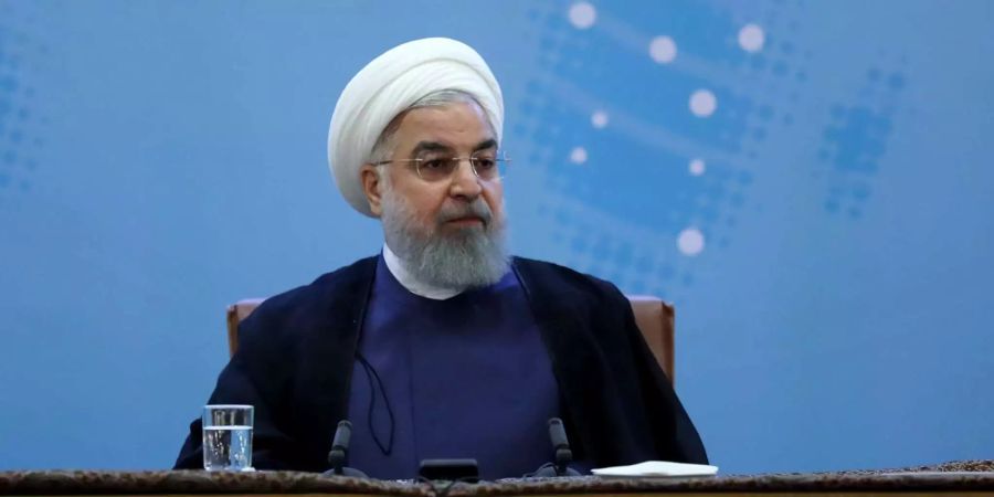 Iran-Präsident Hassan Ruhani bereitet sich auf seinen TV-Auftritt vor.