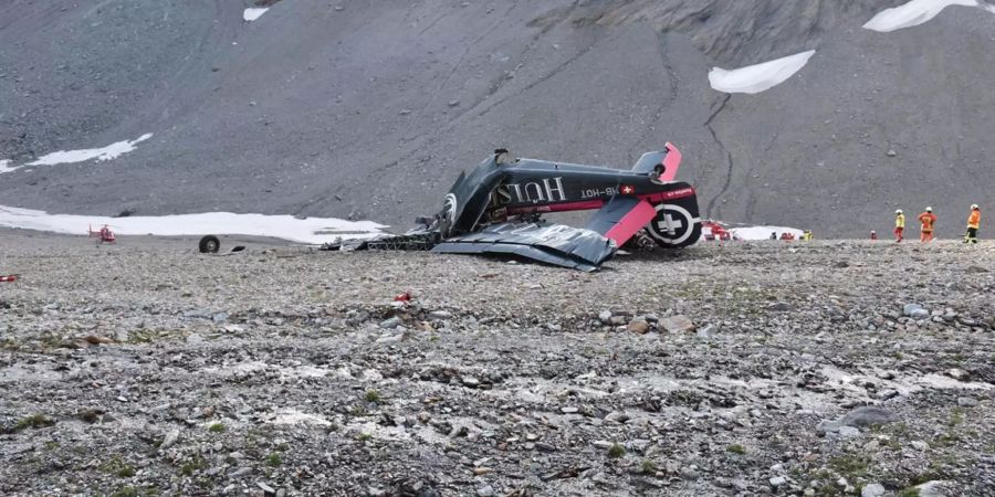 Ein JU-25 stürzte in Graubünden ab,