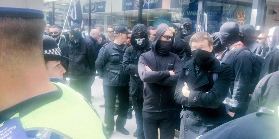 Ein Bild der Gruppe National Action von 2015 – ein Jahr später wurde sie verboten.