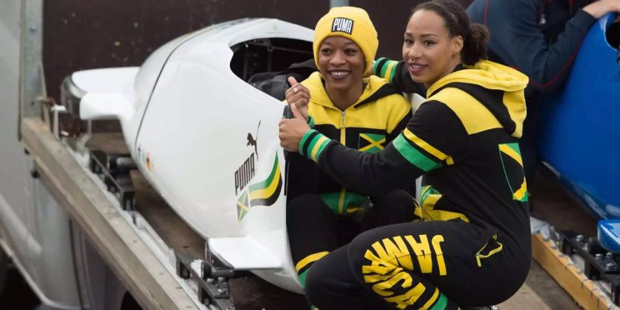 Audra Segree (l) und Jazmine Fenlator-Victorian (r) beim Weltcup in Altenberg (DE).