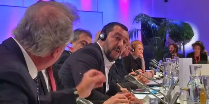 Der luxemburgische Aussenminister Jean Asselborn unterbricht Italiens Innenminister Matteo Salvini während einer Rede. Der luxemburgische Aussenminister Jean Asselborn unterbricht Italiens Innenminister Matteo Salvini während einer Rede.