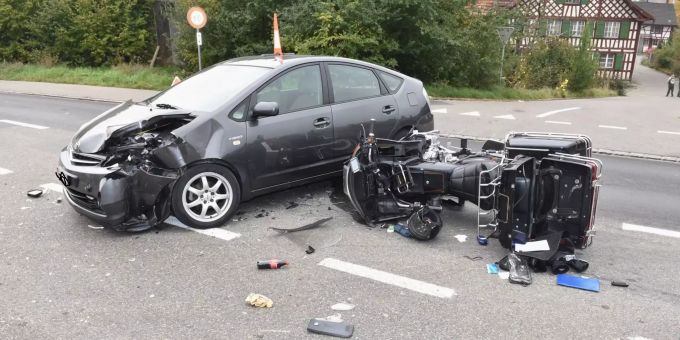 Nach Unfall Motorradfahrer schwer verletzt Motorradfahrer schwer verletzt