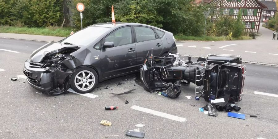 Motorradfahrer schwer verletzt