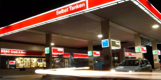 Eine Esso-Tankstelle.