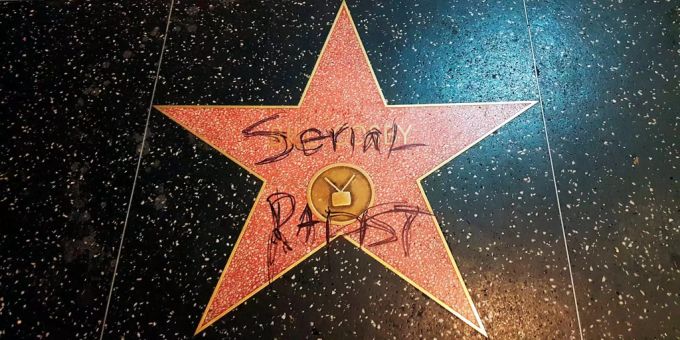 Der Hollywood-Stern von Bill Cosby wurde beschmiert. Der Hollywood-Stern von Bill Cosby wurde beschmiert.