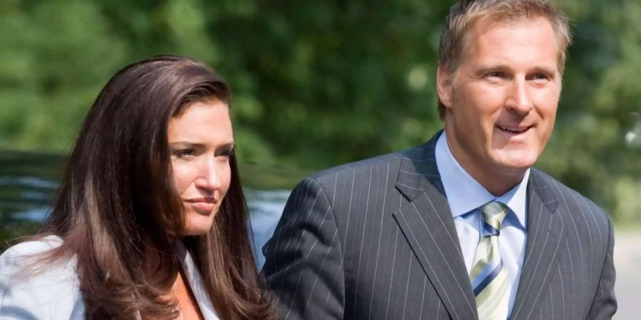 Maxime Bernier und seine Frau Julie Couillard trifft zu seiner Vereidigung ein (Archivbild).