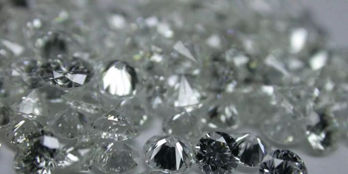 Der Diamantenhändler Mehul Choksi wurde in Antwerpen wegen eines milliardenschweren Bankbetrugs festgenommen. (Symbolbild) Weisse Diamanten