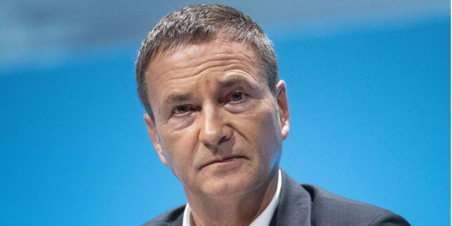 Bodo Uebber, Vorstandsmitglied der Daimler AG und verantwortlich für Finanzen & Controlling, Financial Services und Mergers & Acquisitions, spricht während der Jahrespressekonferenz der Daimler AG.