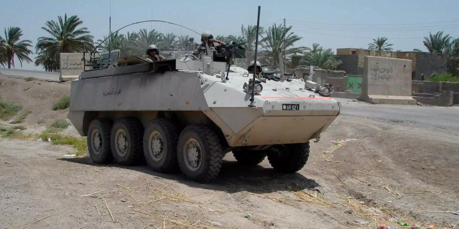 Waffenexporte: Ein Piranha-Panzer des Herstellers Mowag aus Kreuzlingen TG, hier im Einsatz im Irak im Dienste der dänischen Armee.