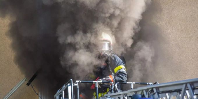 Altersheim - Sieben Verletzte bei Grossbrand in Tirol (Ö)