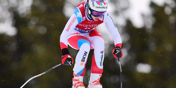 Michelle Gisin auf dem Weg ins Ziel in Lake Louise. Michelle Gisin auf dem Weg ins Ziel in Lake Louise.
