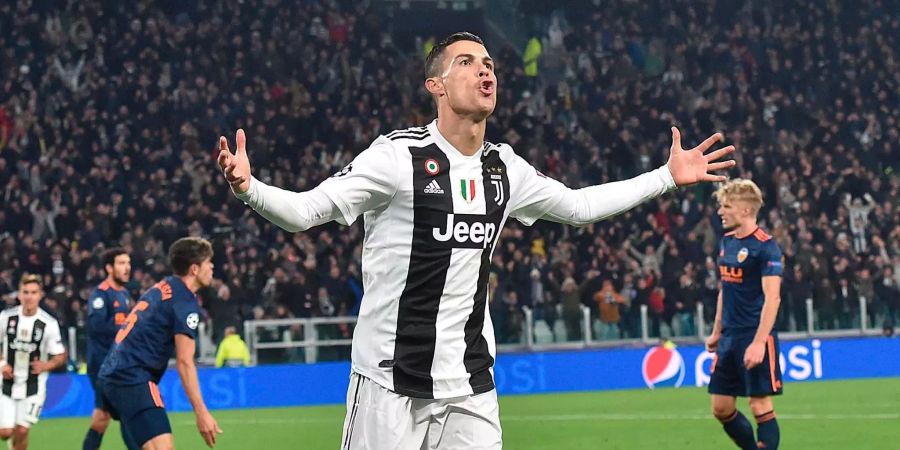 Cristiano Ronaldo jubelt nach dem Siegestor von Juventus, das er vorbereitet hat.