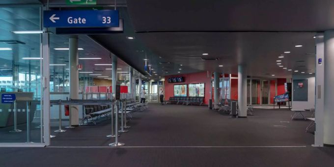 Der leere Wartebereich vor einem Gate am EuroAirport bei Basel. Der leere Wartebereich vor einem Gate am EuroAirport bei Basel.