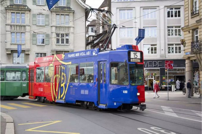 Mit schlankeren Strukturen will das Transportunternehmen seine Leistung und die Qualität verbessern - Keystone Mit schlankeren Strukturen will das Transportunternehmen seine Leistung und die Qualität verbessern - Keystone