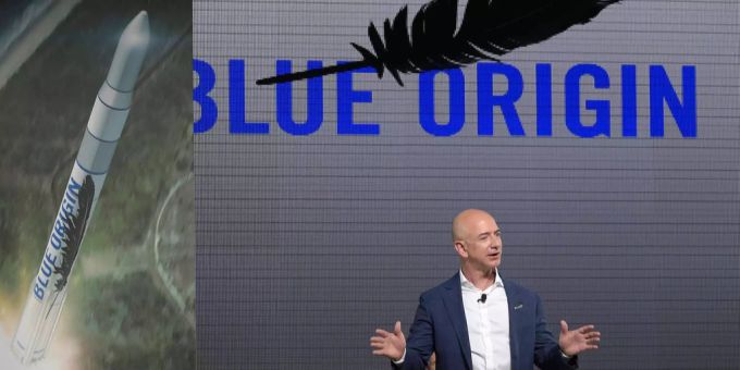 Die Weltraumfirma Blue Origin von Jeff Bezos wird am 20. Mai den ersten touristischen Weltraumflug anbieten. spacex