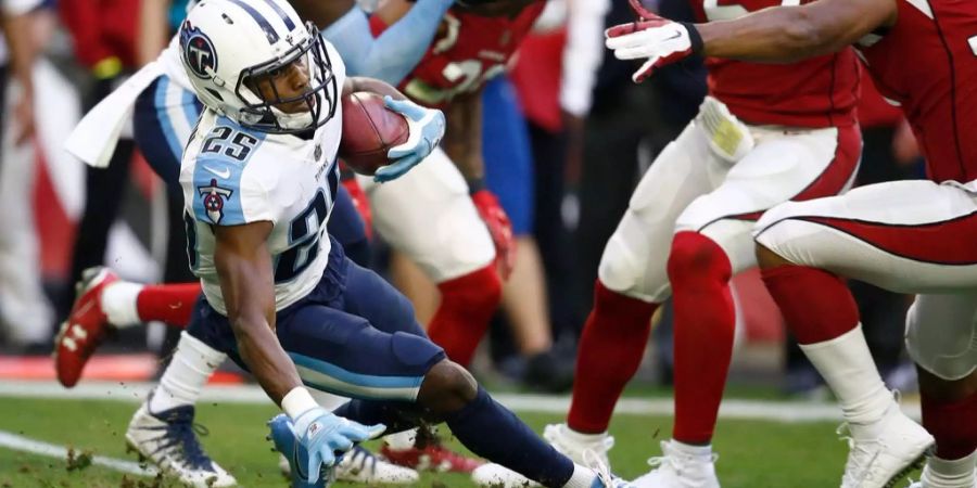 Die Tennessee Titans verlieren gegen die wenig überzeugenden Cardinals. Spielmacher Marcus Mariota zeigt eine fürchterliche Leistung und wirft Interceptions am Laufmeter. So wird das nichts mit der Wild Card-Round.