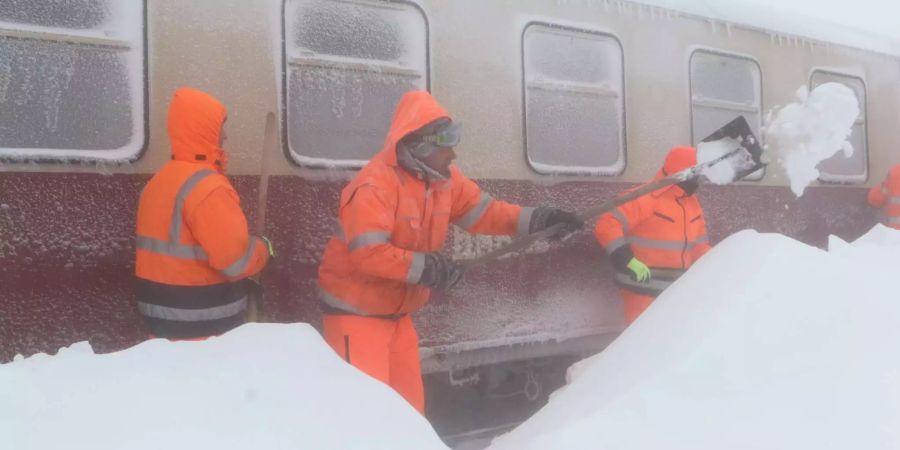 Teile von Deutschland und Österreich versinken derzeit im Schnee.