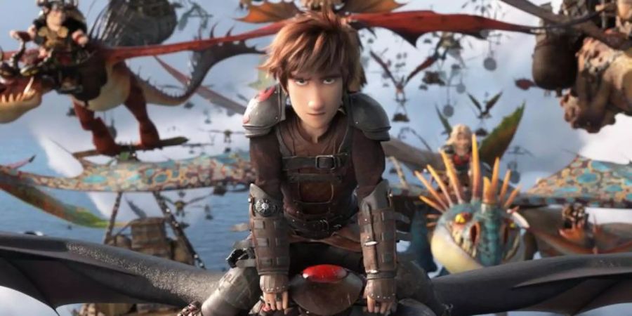 Hicks und der Nachtschatten-Drache Ohnezahn kämpfen gegen den Drachentöter Grimmel. Foto: Universal Pictures