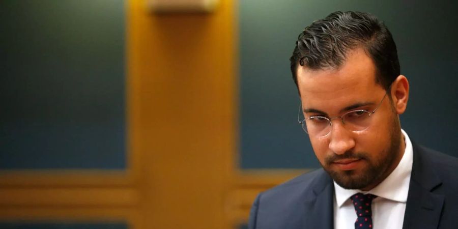 Alexandre Benalla vor dem Gericht.