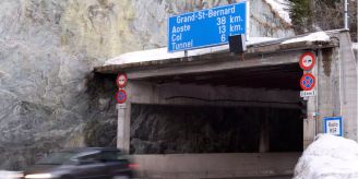 Lawine - Kein Oster- und Transitverkehr über den Grossen St. Bernhard
