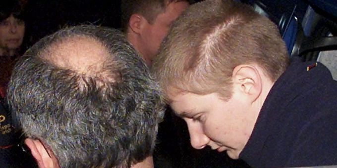 Das Zürcher Obergericht hat am 18. Dezember 2001 Caroline H. zu einer lebenslänglichen Zuchthausstrafe verurteilt. Das Zürcher Obergericht hat am 18. Dezember 2001 Caroline H. zu einer lebenslänglichen Zuchthausstrafe verurteilt.