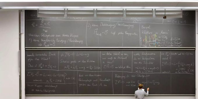 Eine Doktorandin an der ETH Zürich hat einen Roboter entwickelt der Umarmungen verteilt. eth