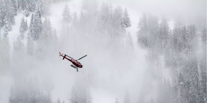 Auch die Air-Zermatt war im Rahmen des Unfalls im Einsatz. Auch die Air-Zermatt war im Rahmen des Unfalls im Einsatz.