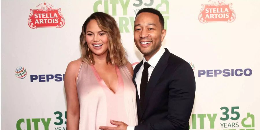 christine teigen john legend