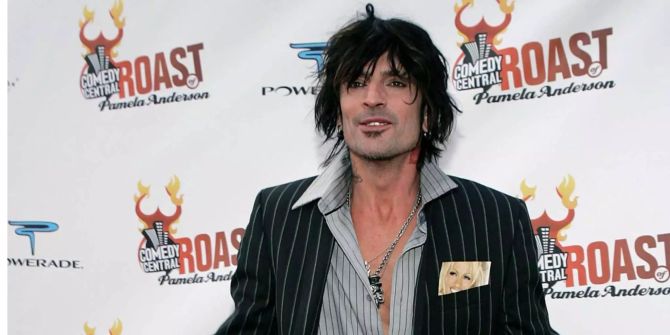 Tommy Lee auf dem roten Teppich