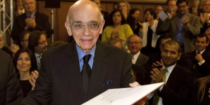 Ganz Venezuela trauert um den verstorbenen José Antonio Abreu, der durch sein berühmtes Musikausbildungsprogramm «El Sistema» vielen einen Ausweg aus der Armut ermöglichte. Ganz Venezuela trauert um den verstorbenen José Antonio Abreu, der durch sein berühmtes Musikausbildungsprogramm «El Sistema» vielen einen Ausweg aus der Armut ermöglichte.