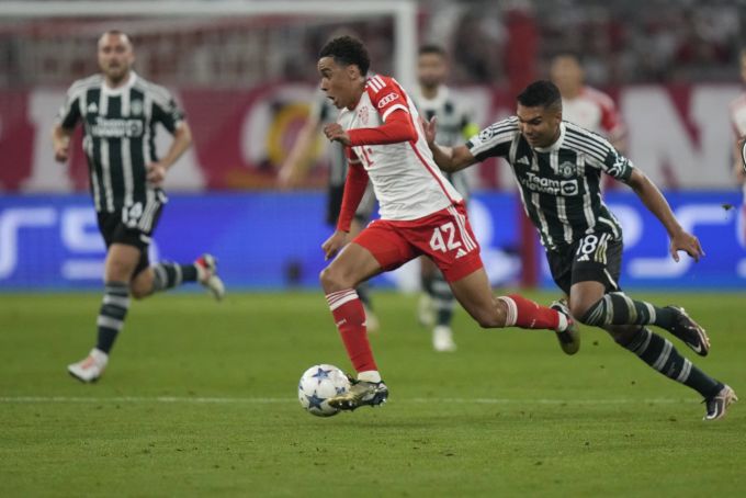 Jamal Musiala bereitet das zweite Tor von Bayern München herrlich vor. Bayern München