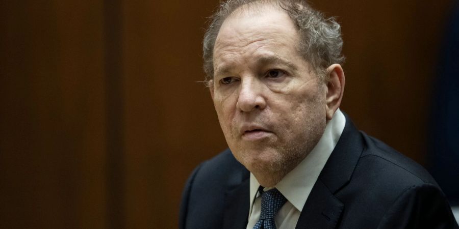 War erst kürzlich von einer Jury unter anderem wegen Vergewaltigung schuldig gesprochen worden: Harvey Weinstein.