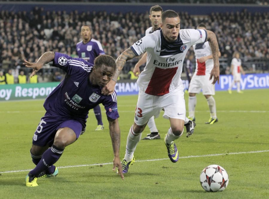 Zuvor war Bertram jahrelang mit Holland-Star Gregory van der Wiel (r.) liiert.