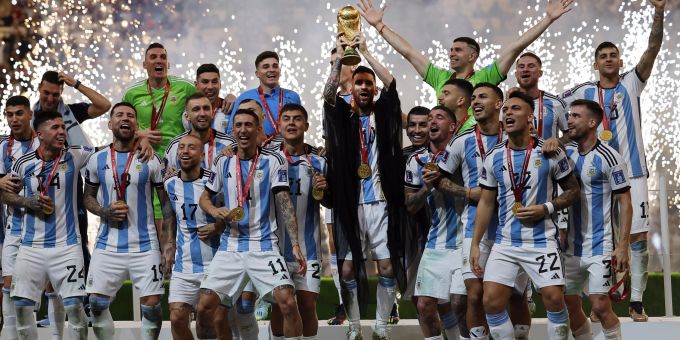 «Moment ruiniert!» - Aufregung über Katar-Robe für Weltmeister Messi