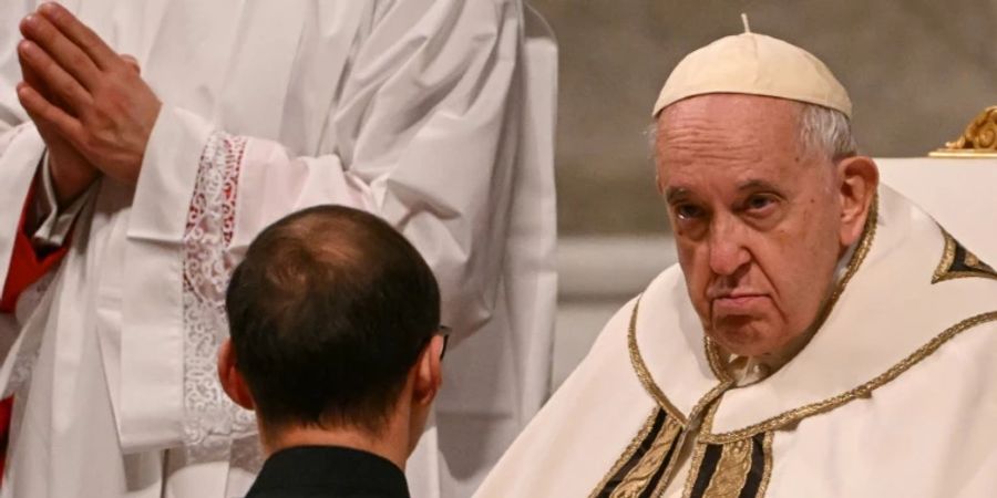 Papst Franziskus bei der Christmette in Rom