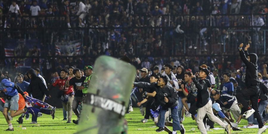 Nach einer Massenpanik in einem indonesischen Fussballstadion waren im Oktober 2022 insgesamt 135 Menschen gestorben.