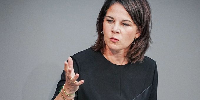 Aussenministerin Annalena Baerbock sieht in Russlands Krieg gegen die Ukraine ein Angriff gegen das Völkerrecht. Aussenministerin Annalena Baerbock sieht in Russlands Krieg gegen die Ukraine ein Angriff gegen das Völkerrecht.