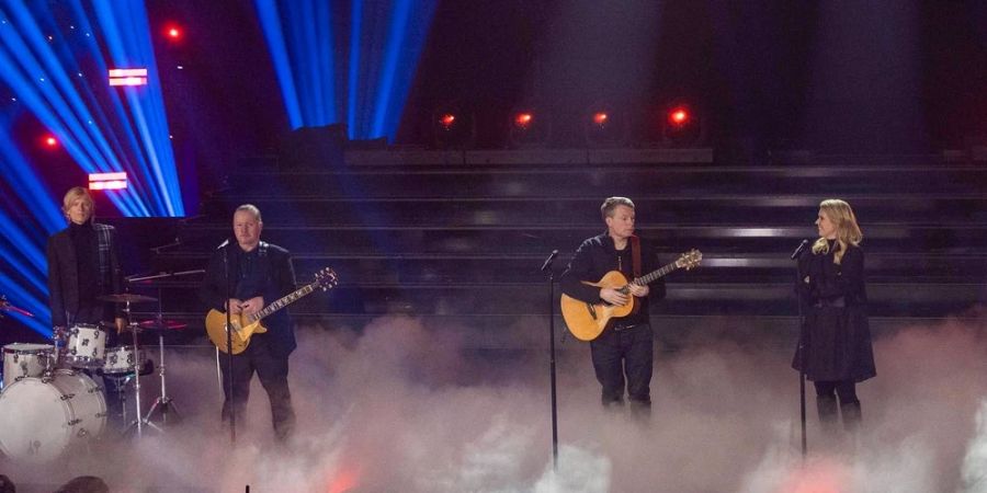 The Kelly Family haben ihr Konzert in Halle abgebrochen, nachdem ein Mann im Publikum gestorben ist.