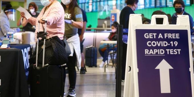 Coronatests am Flughafen. drosten