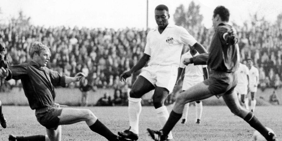 Ein Jahr nach dem Tod von Fussball-Legende Pelé ist sein Herzensverein FC Santos erstmals in der 111-jährigen Vereinsgeschichte zweitklassig.