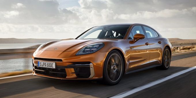Mit dem Porsche Panamera wollen die Stuttgarter einige Kunden in Europa bei der Stange halten. Porsche Panamera